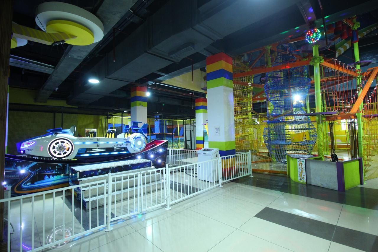 Jackpot Room In & Out Dormitory Ahmedabad Exterior photo