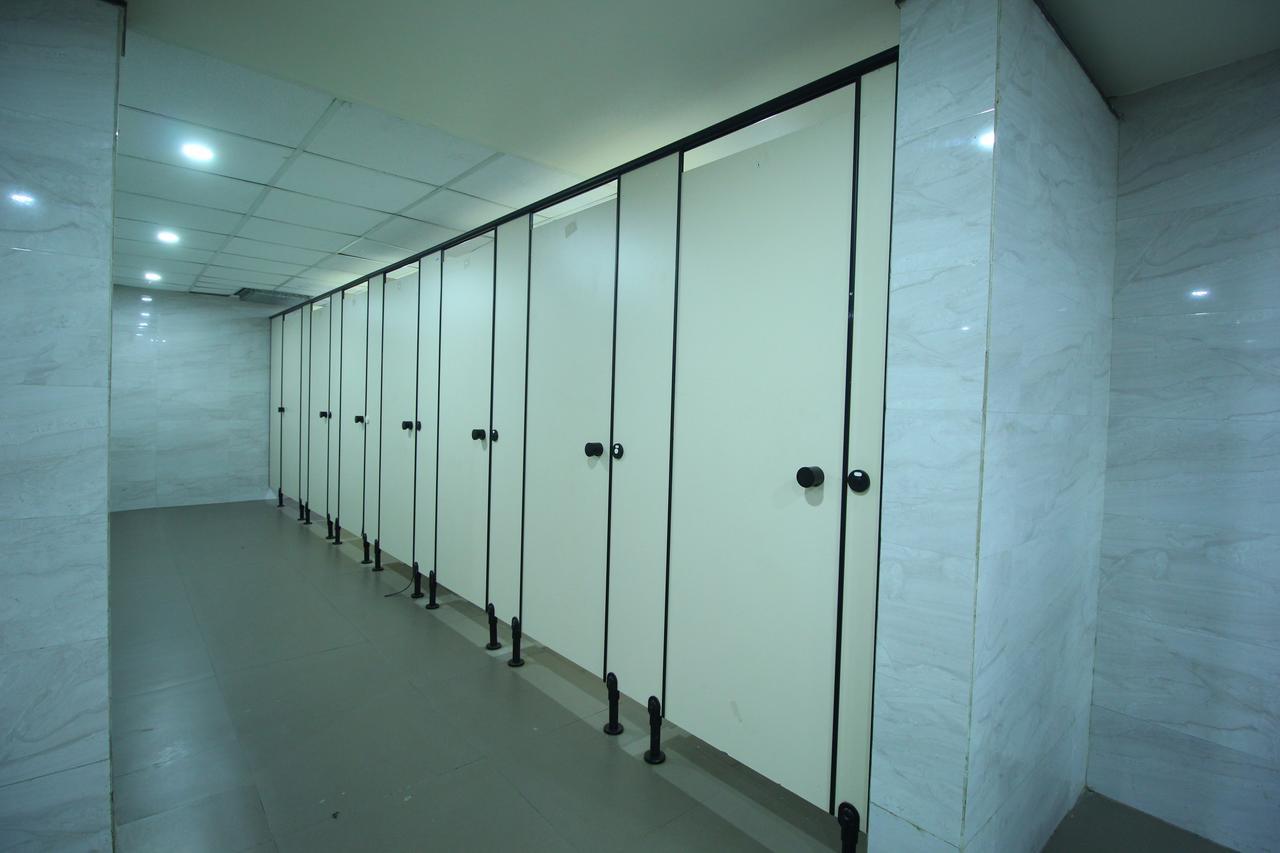 Jackpot Room In & Out Dormitory Ahmedabad Exterior photo